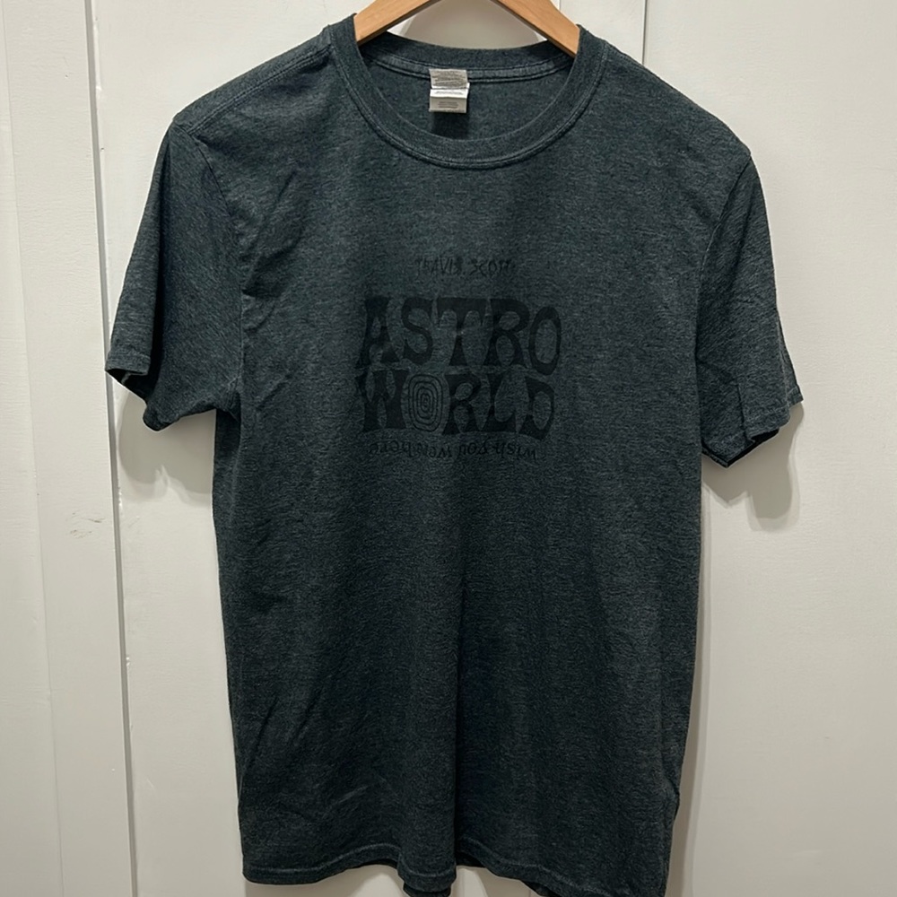Gildan Softstyle Size Large Short Sleeve T-Shirts | Astro World Travis Scott‎